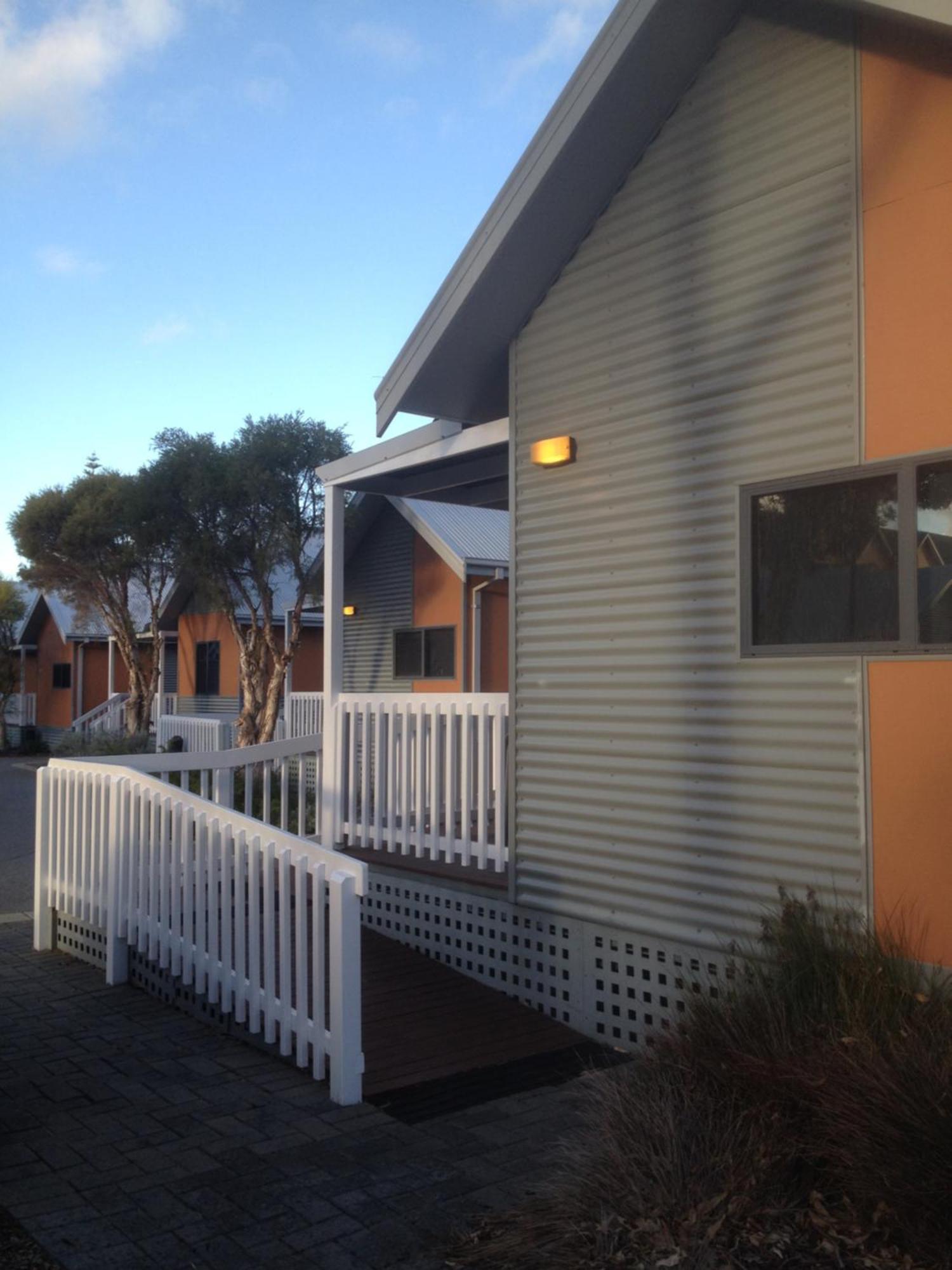 Mandurah Ocean Marina Chalets Екстер'єр фото
