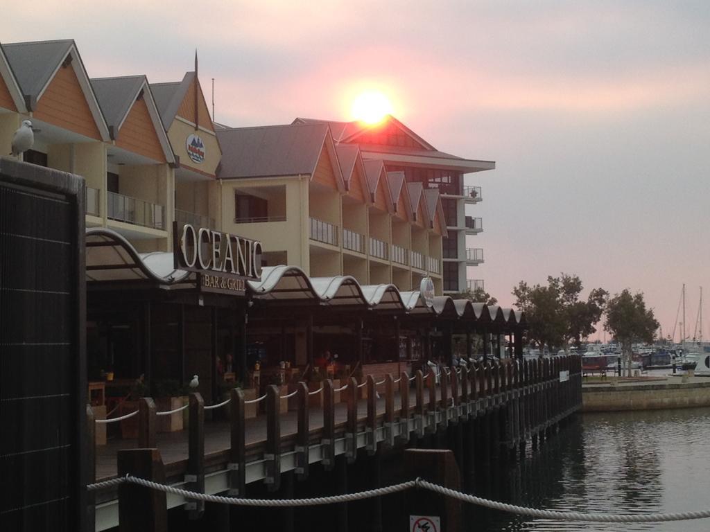 Mandurah Ocean Marina Chalets Екстер'єр фото