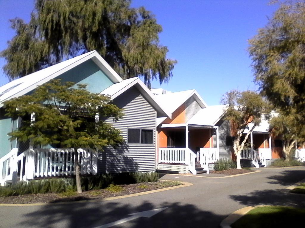 Mandurah Ocean Marina Chalets Екстер'єр фото