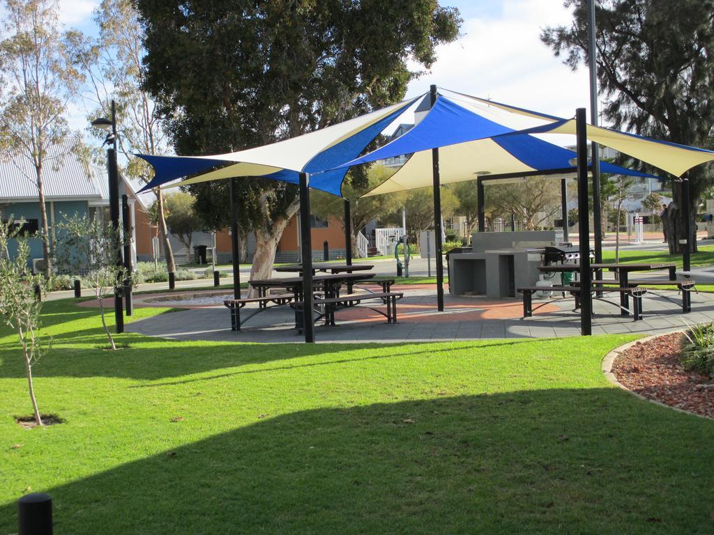 Mandurah Ocean Marina Chalets Екстер'єр фото
