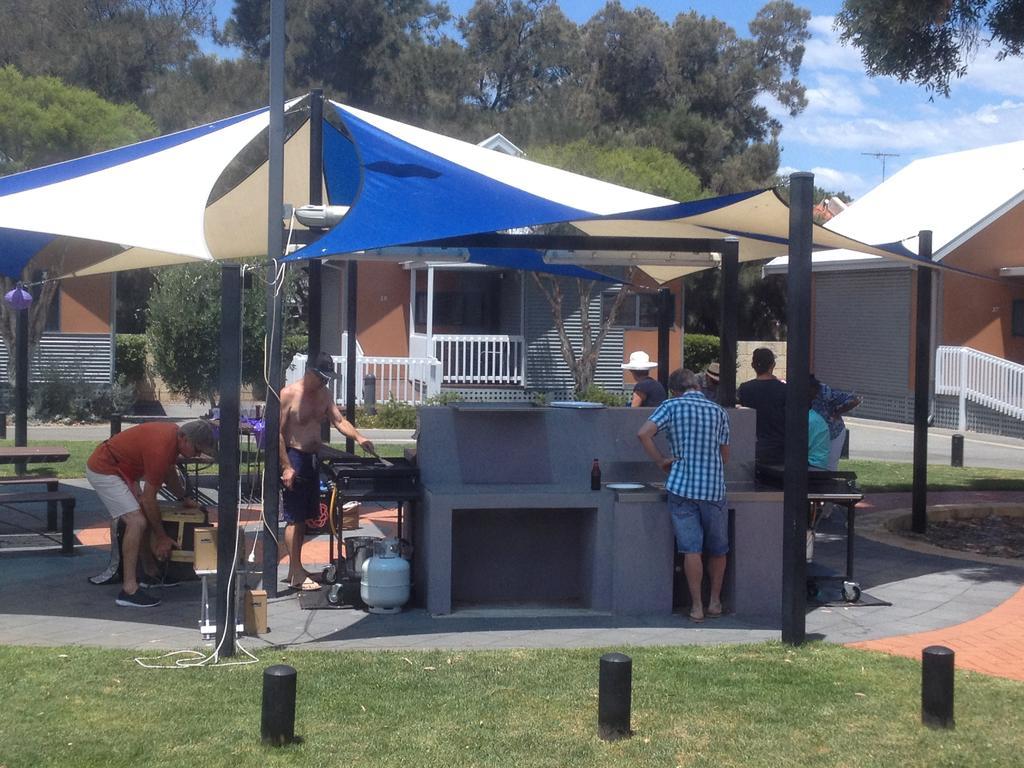 Mandurah Ocean Marina Chalets Екстер'єр фото