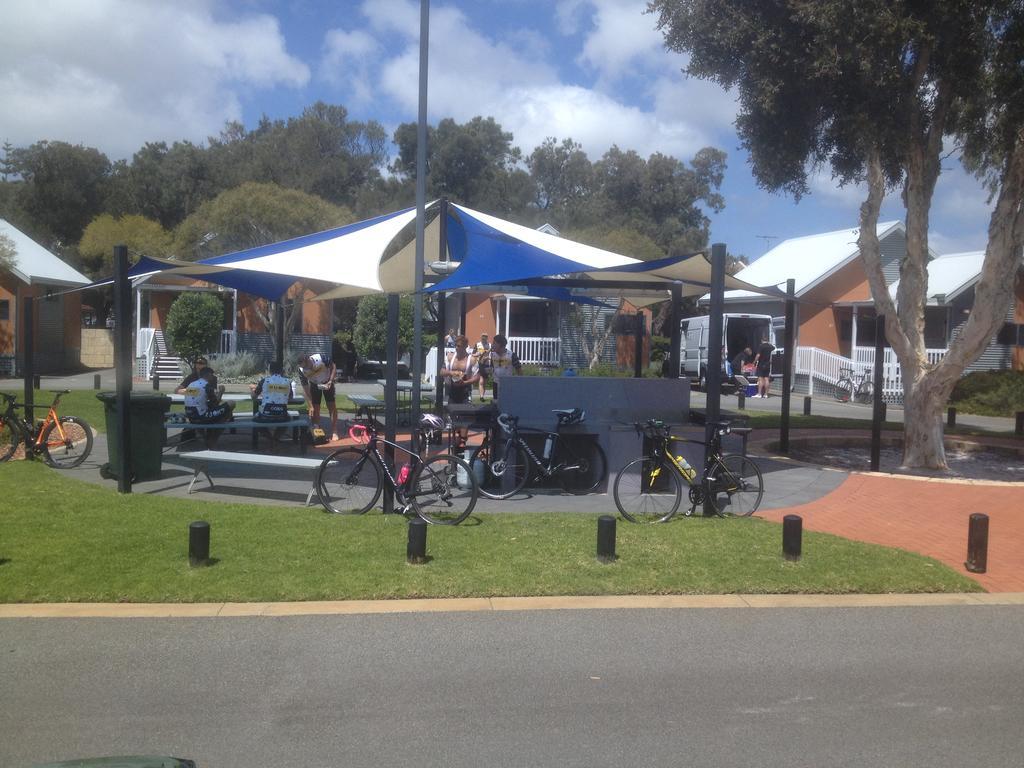 Mandurah Ocean Marina Chalets Екстер'єр фото