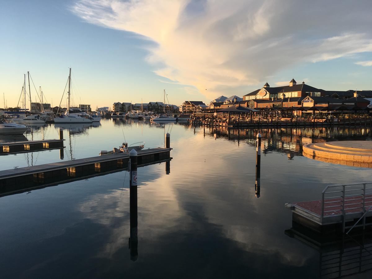 Mandurah Ocean Marina Chalets Екстер'єр фото